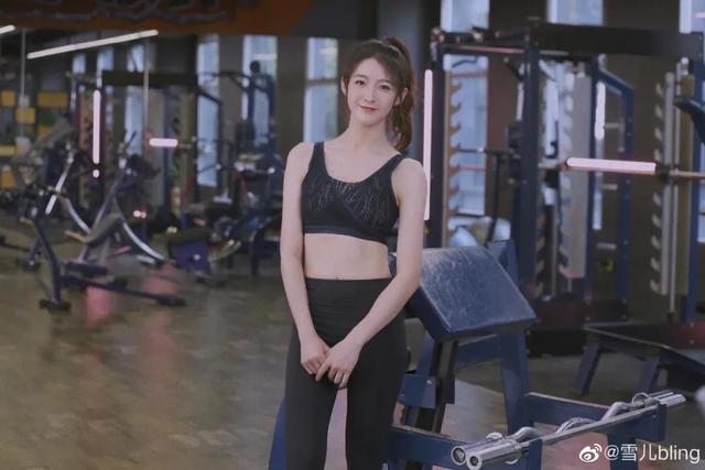 腾讯体育最美篮球美女（茶余饭后雪儿）(13)