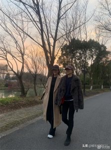 ​马伊琍刘孜压马路身高有玄机164cm的马伊琍被拍成170cm