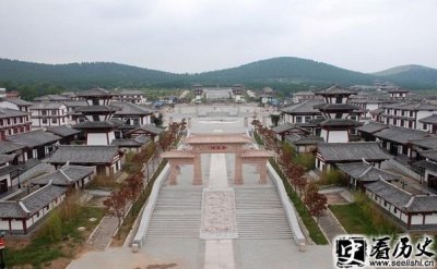 ​诸葛亮城里面有什么 诸葛亮村长什么样