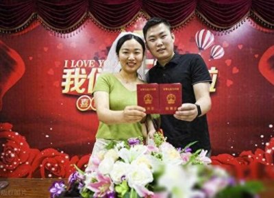 ​“女人50岁后，是单身好还是再婚好？”3个单身女人的答案很现