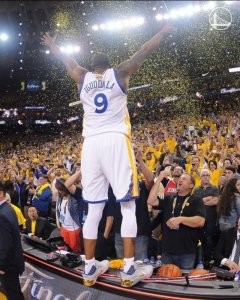 ​NBA超清壁纸（2017年勇士夺冠赛季）