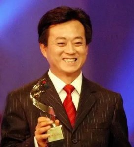 ​节目主持人朱军