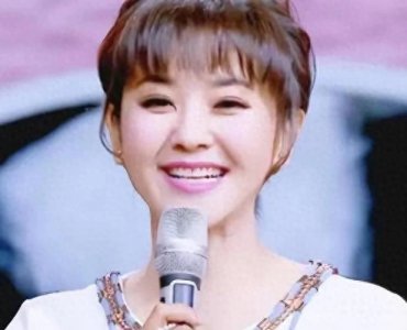 ​方琼：破破茧于磨磨砺，绽彩于主持舞台的传奇之路