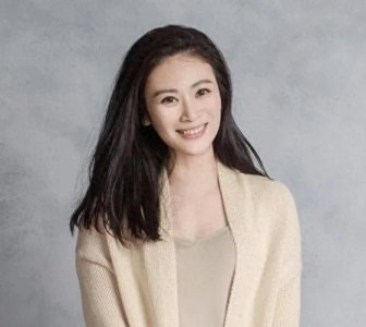 ​，粟奕是一位备受瞩目的中国内地女演员和主持