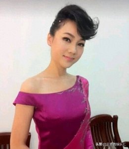 ​周群曾是安徽卫视主持一姐，老公至今是个迷