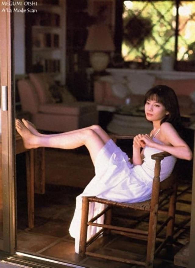 大石惠：日本国宝级美女气象主持人