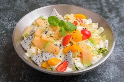 ​水果沙拉减肥女孩必备餐，做法竟如此简单！