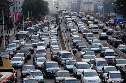 十一公路大拥堵9张图，车辆堵成粥，今年你又被堵在路上了吗？