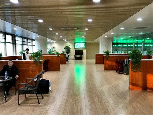 坐高铁动车的商务座是怎样一种体验?带大家看看