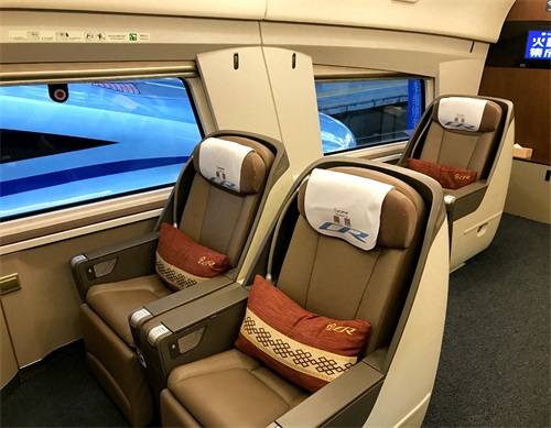 坐高铁动车的商务座是怎样一种体验?带大家看看