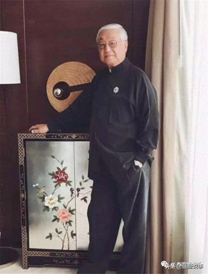 记得《射雕》“黄老邪”吗？如今“蓉儿”不在“老人家”85 岁了