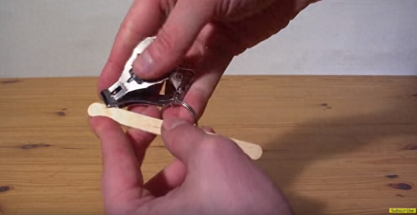 国外网友自制迷你弓箭,看完后大家都对他竖起大拇指