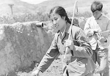一组大寨“铁姑娘”郭凤莲照片