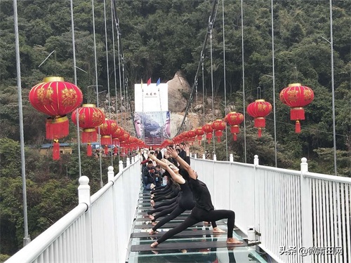 莆田九龙谷玻璃天桥，看上去可怕走上去一点也不害怕