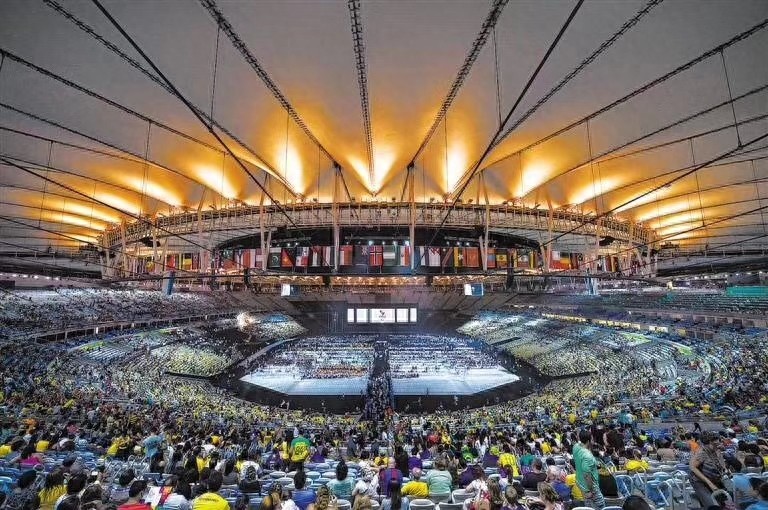 【马拉卡纳球场】世界足坛的标志性球场。