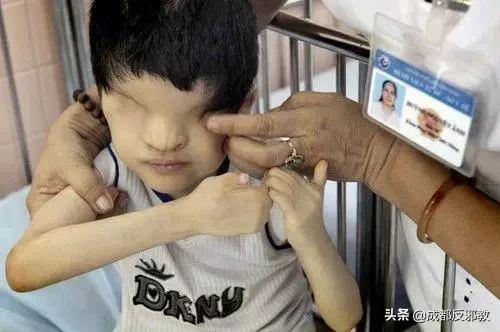 叙利亚引爆（叙利亚毒气袭击事件现场惨烈）(12)