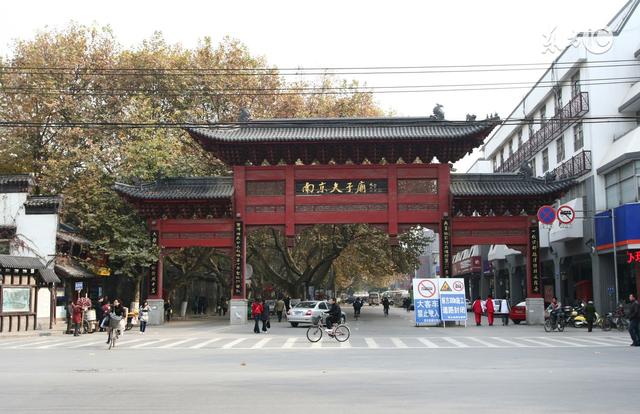 南京夫子庙旅游最佳攻略（秦淮河边夫子庙）(2)