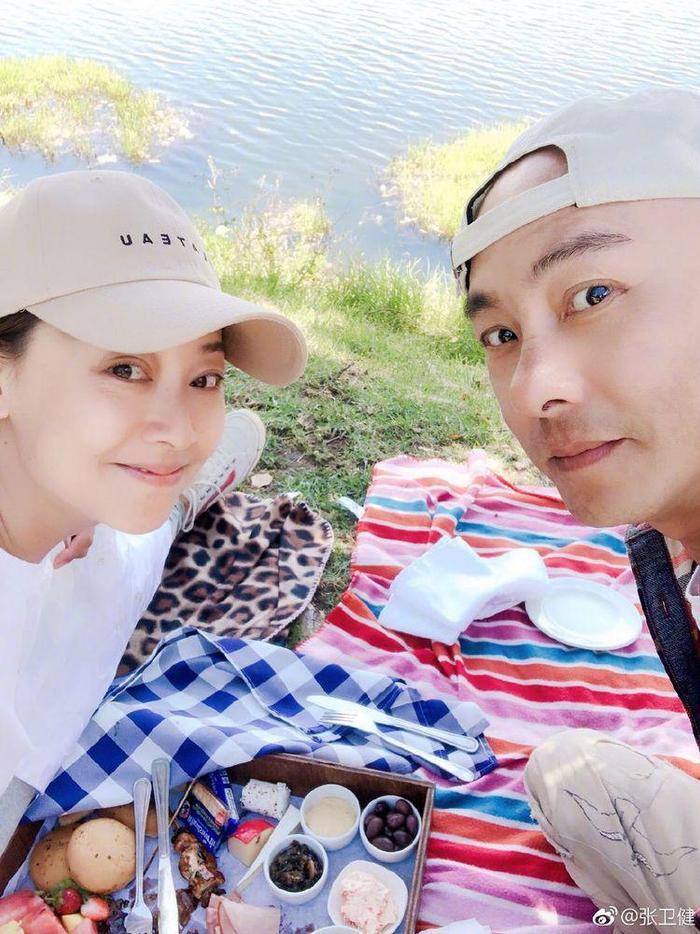 经历流产破产！张卫健无悔娶张茜：不希冀激情澎湃，但求细水长流