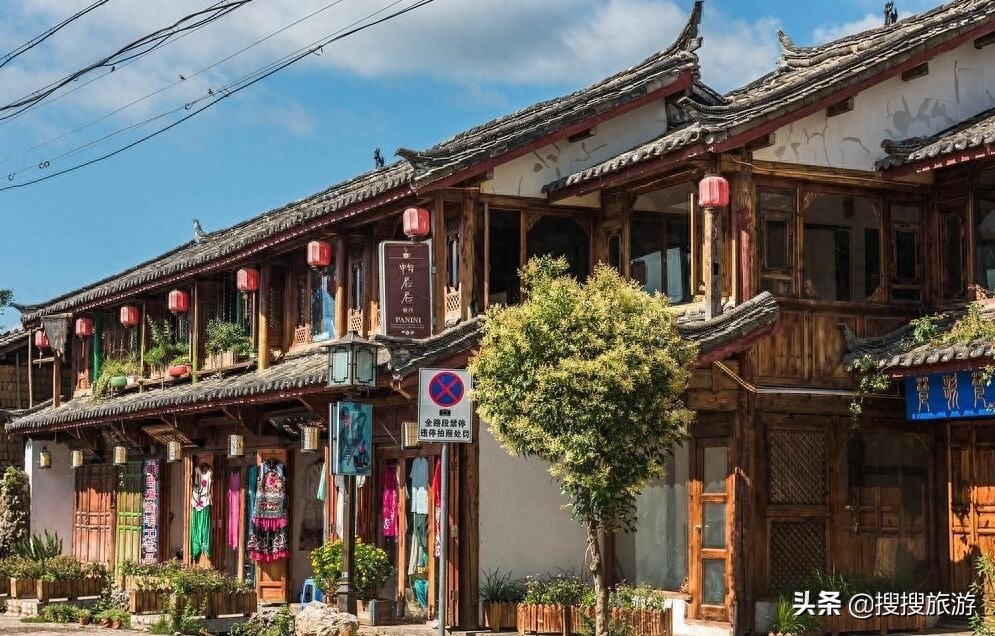 白沙古镇北临玉龙雪山，世界级“古纳西王国”