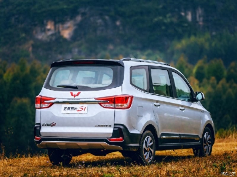 7万可买最实用车:五菱宏光S1,中国神车榜排第一的大哥