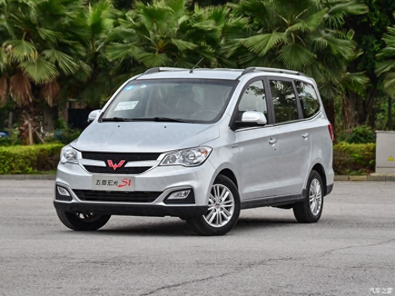 7万可买最实用车:五菱宏光S1,中国神车榜排第一的大哥
