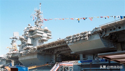 世界常规动力航母的巅峰——已经退役的美国“小鹰”级航空母舰