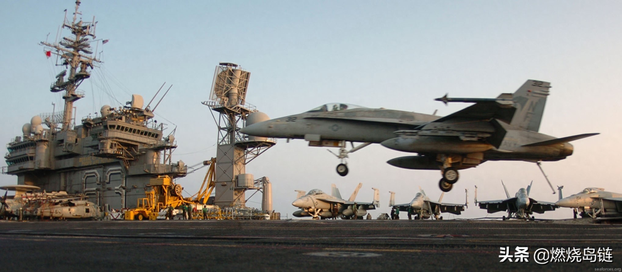 世界常规动力航母的巅峰——已经退役的美国“小鹰”级航空母舰