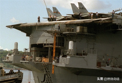 世界常规动力航母的巅峰——已经退役的美国“小鹰”级航空母舰