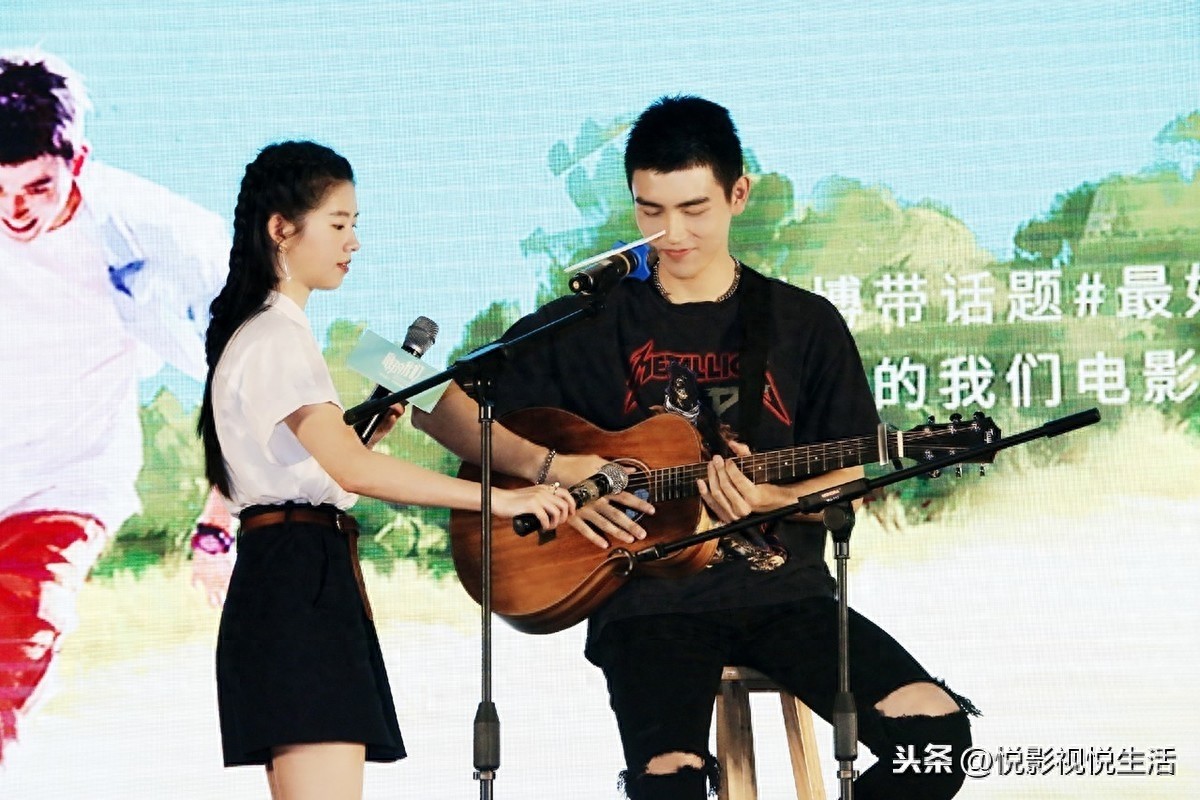 清纯可爱的外表下的“何蓝逗”，却拥有着一颗爱搞怪的心？