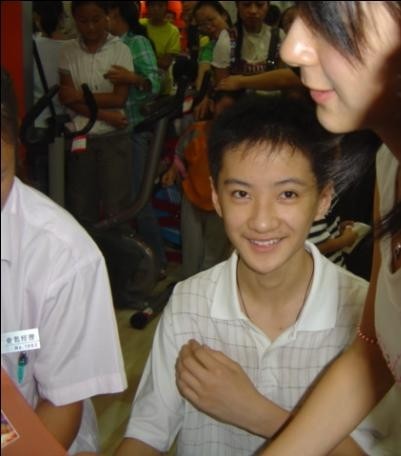 他13岁演《快乐星球》丁凯乐,出了书留了学,如今长成这样了