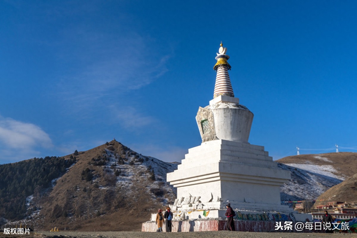 四川甘孜：浩瀚星空美如画卷，塔公草原引人入胜