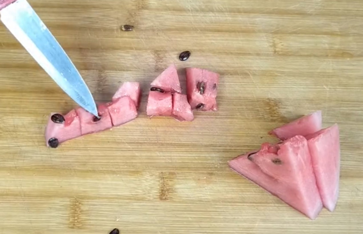 想吃果冻别去买，自己在家就能做，Q弹有嚼劲，馋哭隔壁家小孩