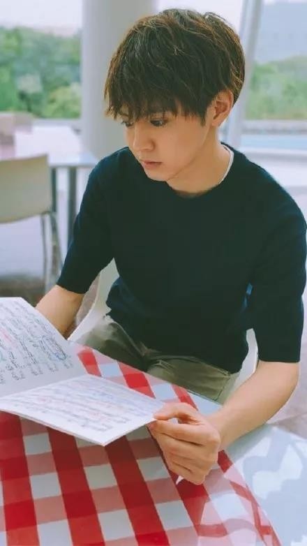 片寄凉太壁纸 哥哥太甜了