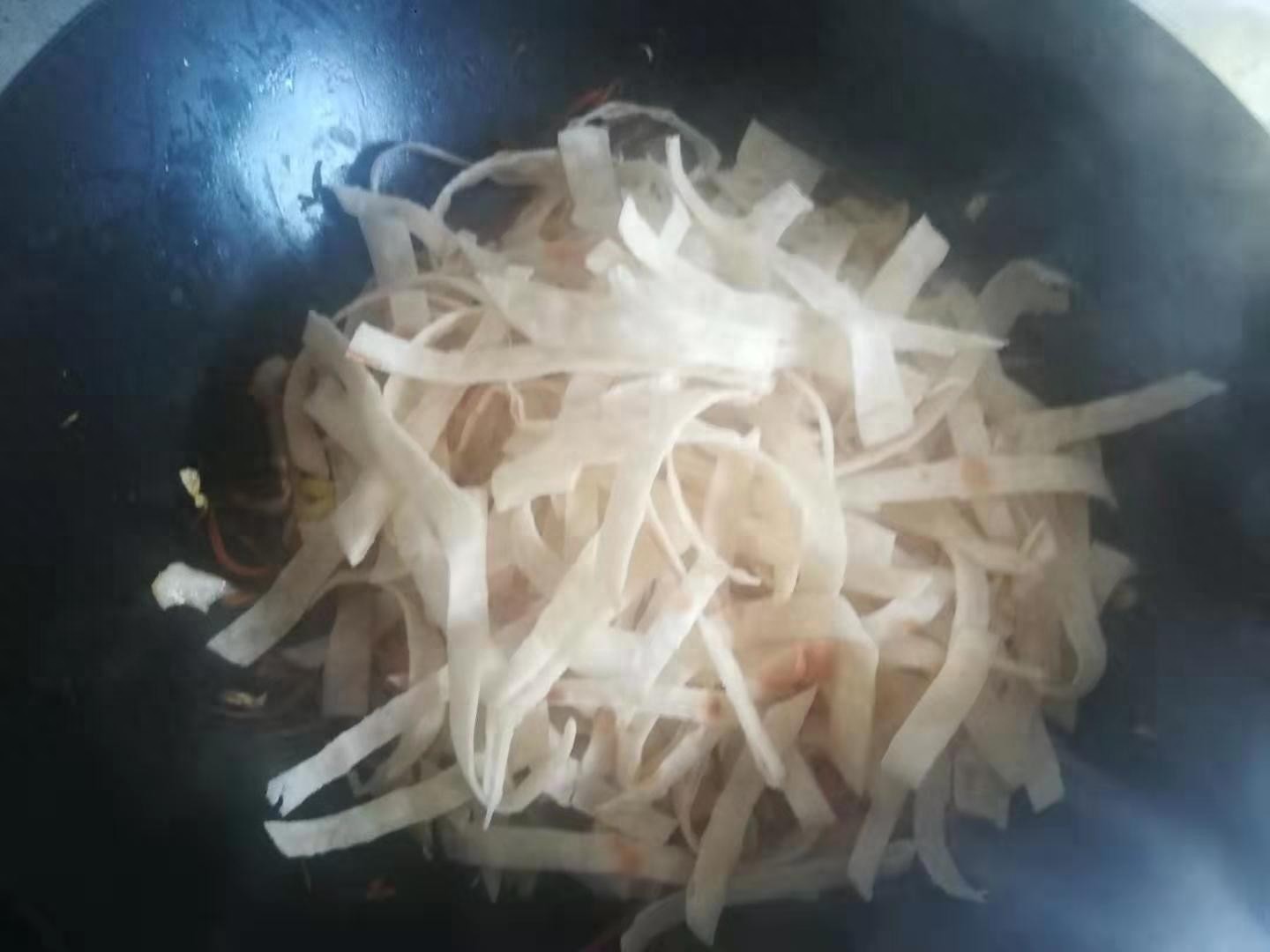 北方人爱吃的焖饼,这样做简单经济实惠,还很美味,快来试试吧