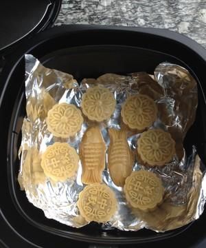 空气炸锅烤月饼还需要锡纸包起来烤吗