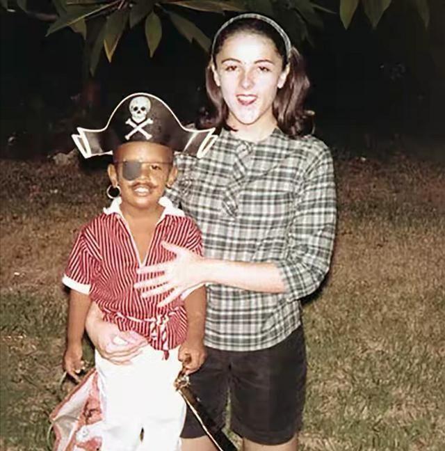 奥巴马妈妈颜值爆表！18岁上学当妈两不误，中年体重飙到190斤