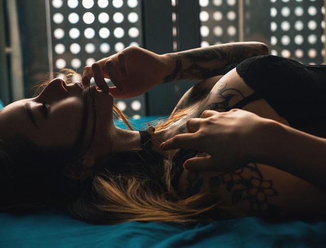 蜂人蜂语第二期 | 私房=情色？听他说完我信了