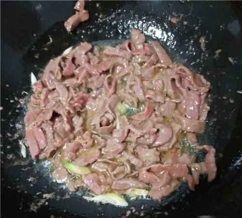炒牛肉怎么炒好吃,如何炒牛肉又嫩又好吃窍门图10
