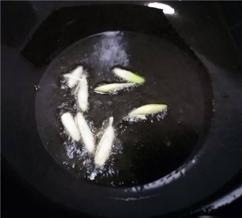 炒牛肉怎么炒好吃,如何炒牛肉又嫩又好吃窍门图9