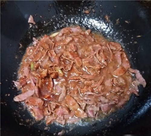 炒牛肉怎么炒好吃,如何炒牛肉又嫩又好吃窍门图11