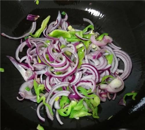 炒牛肉怎么炒好吃,如何炒牛肉又嫩又好吃窍门图7