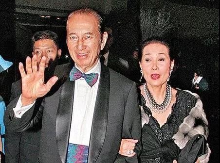 赌王有四任妻子，只有她是最爱何鸿燊的