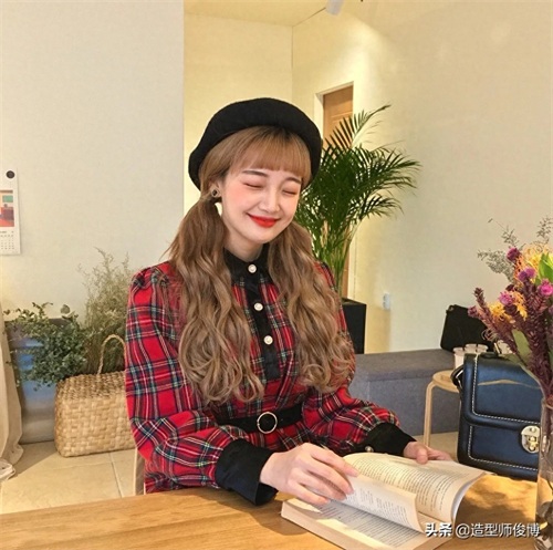 2019最新长发大波浪卷,变美,你只差一个减龄又时尚的发型