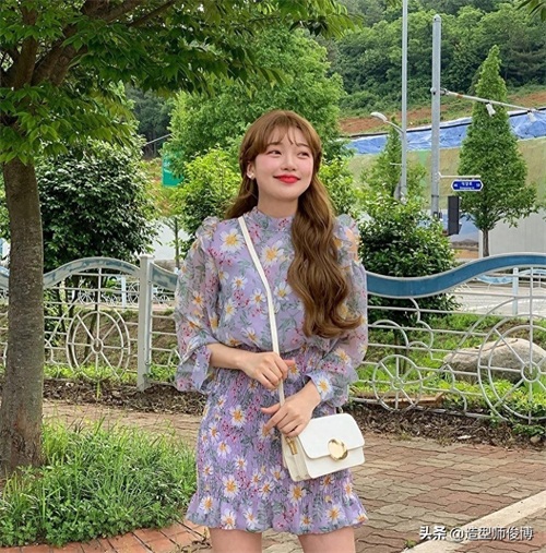 2019最新长发大波浪卷,变美,你只差一个减龄又时尚的发型