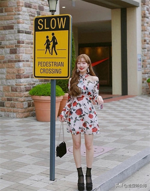 2019最新长发大波浪卷,变美,你只差一个减龄又时尚的发型