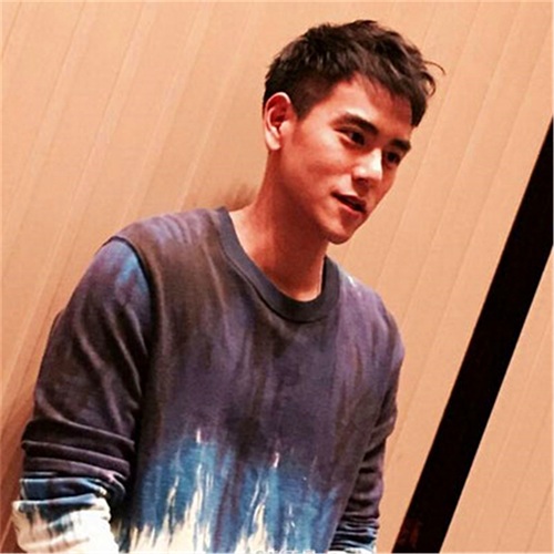 彭于晏的经典照片,你喜欢哪个呢?