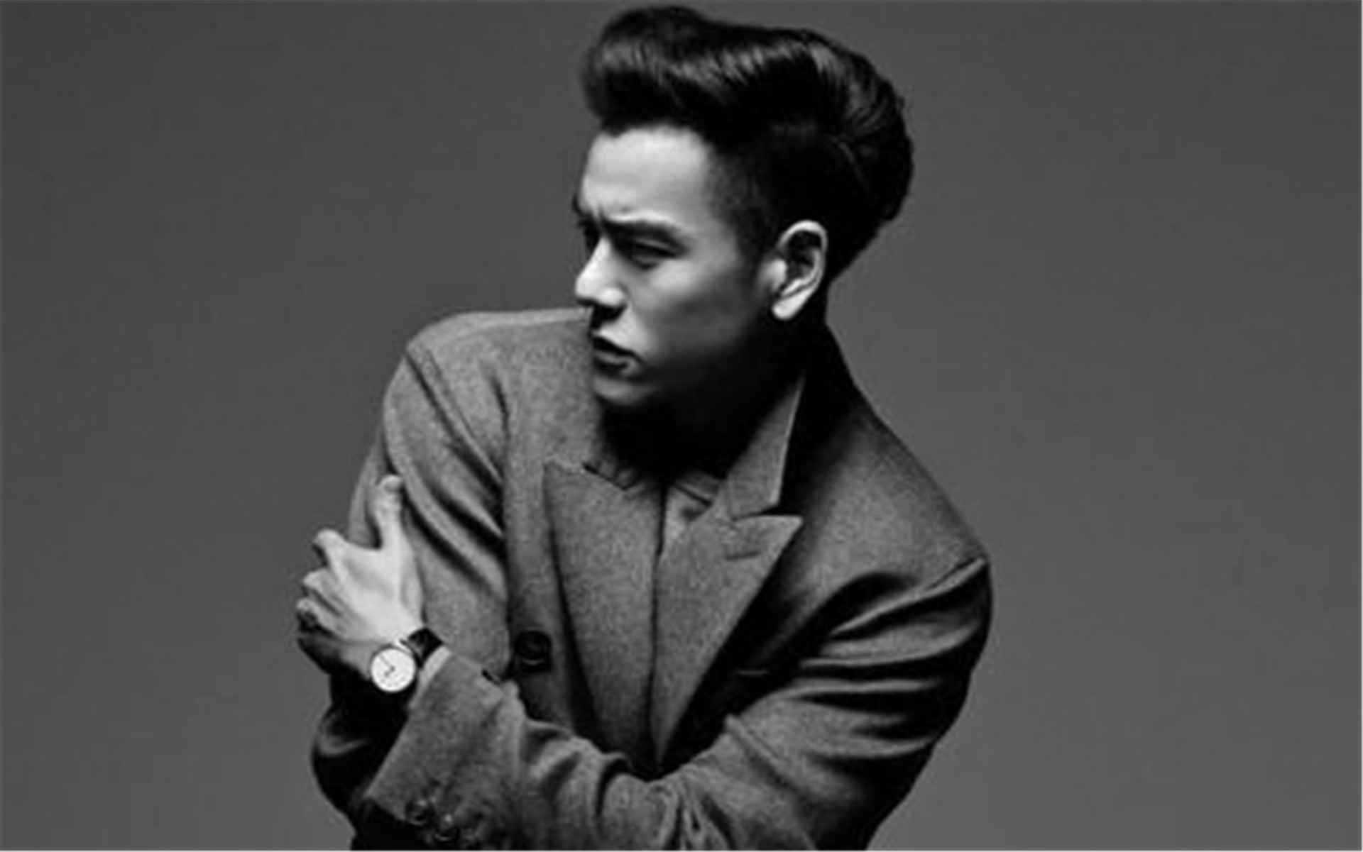 彭于晏的经典照片,你喜欢哪个呢?