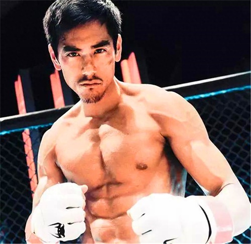 彭于晏的经典照片,你喜欢哪个呢?