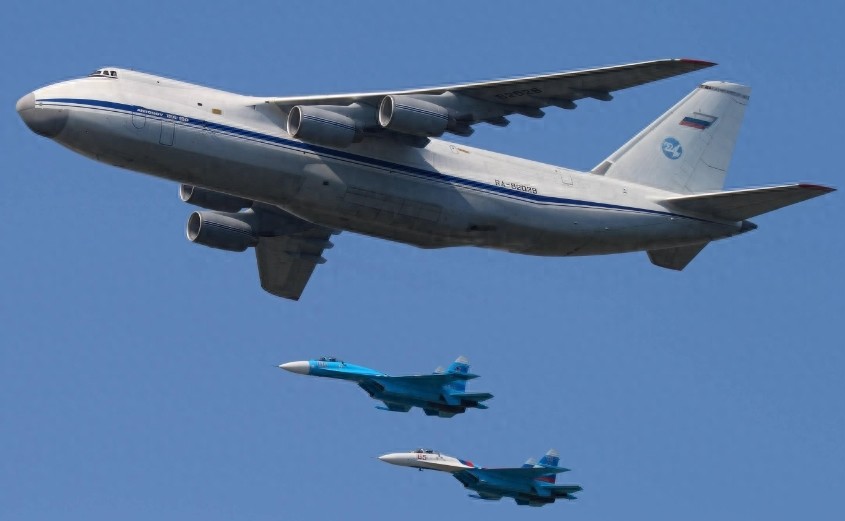 享誉世界的大型运输机（安-124）