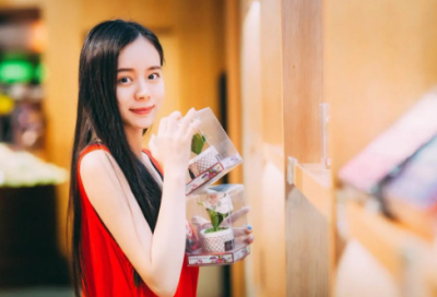 ​夸女孩子漂亮的话幽默关于夸人漂亮的话